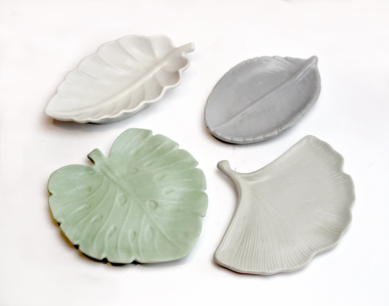 Leaf tray store